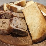 G'RANBAKE - 食べ放題のパン、2回目以降は好みのパンを枚数分頼める(^_-)-☆