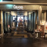 THE GRAND LOUNGE - 