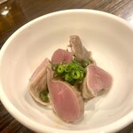 肉バル ZIN - お通しは低温調理の砂肝