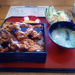 金亀亭 - 料理写真:豚丼990円