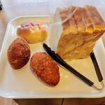 ブーランジェリー・ユイ - カレーパン、クリームパン、食パン