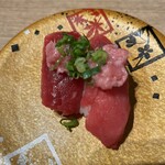 回転寿司 鮮 - マグロ中落ち乗せて