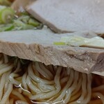 三日月軒 - なかなかの肉厚のチャーシュー