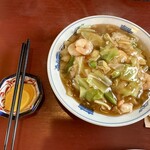 春華飯店 - 海老中華丼¥990