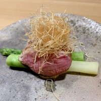 十皿 - 燻製河内鴨とアスパラ　卵黄ソース