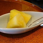 鮨なかやま - デザートはパイナップルでした