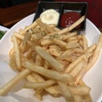 美×食×酒 GEN×GEN - フライドポテト、絶対頼んじゃう。ちょい塩味強いかな？私は好きだけど