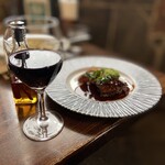 Otaru Bain - 国産牛フィレ肉のステーキ　羆の晩酌　ふらのワイン赤　辛口ミディアム　