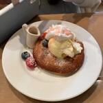 カフェ＆ブックス ビブリオテーク 福岡・天神 - 