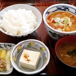 もつ煮屋 日の出食堂 - 