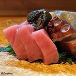 ほむら - 三厩産の天然本鮪のトロに鮑の肝に煮蛸