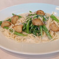 グラナータ TBS店 - ★6ポルチーニセッキ（乾燥）とハナッコリー、新ジャガのクリームソーススパゲティ