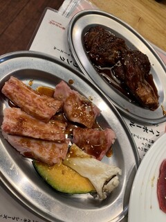 Yakiniku Taishuu Sakaba Nyu Komaki - 和牛