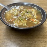 キッチン マルシン - 手前のうっすら見えてるのが豚。焼肉用かと思うくらい厚め！