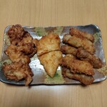 食彩たまな - 料理写真:左から味付けザンギ、たまなザンギ、砂肝から揚げ