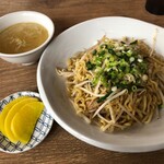 三世代 - 追加しちゃったしお焼きそば。スープ お新香つき