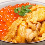 Two-color rice bowl with sea urchin and salmon roe