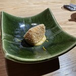 鄙の宿 金宇館 - 海老芋のあられ揚げ、味を煮含めてから揚げてあります。ゆず白味噌仕立て