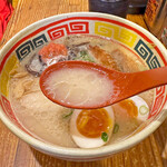 九州じゃんがららあめん - かなり淡麗なとんこつスープ