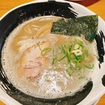 濃厚煮干とんこつラーメン 石田てっぺい - 