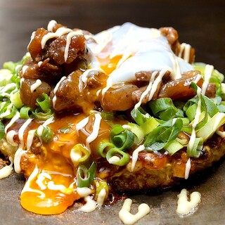 シンプルなふわふわ豚玉お好み焼きからトッピングも豊富☆