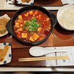 魏飯吉堂 京都タワーサンド店 - 土鍋トマト麻婆豆腐セット