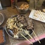 もつ焼き 幸太 - シロ、チグチ。特にシロは抜群に美味い