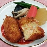石森亭 - カニクリームコロッケ。
