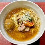 Craft Ramen BiT - 「コンソメらーめん(醤油)味玉入」(1100円)です