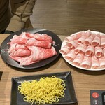 Hokkai Shabushabu - 国産牛と三元豚それぞれ一人前