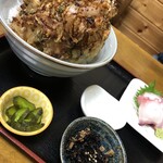 237172325 - 海鮮かき揚げ丼1350円