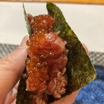 焼肉ふたみ - 赤身いくら手巻き