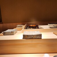 鮨 由う - 