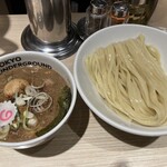 東京アンダーグラウンドラーメン 頑者 - 