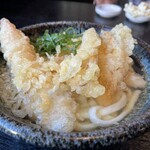 あずみうどん - 海老ごぼう天うどん¥810