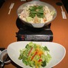 Shinshuu Sumibi Roba Tasuehiro - モツ鍋とサラダ