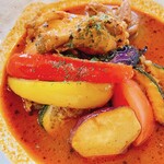 カフェレストラン きたら - ほろほろ煮込み骨付き鶏のスープカレー