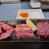 焼肉ホルモン せんべえ