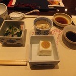 梅の花 - 嶺岡豆腐、お浸し、湯葉煮