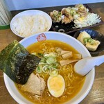 ラーメンだるまや - エビ塩ラーメンにサッパリねぎたれザンギセット1430円。