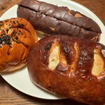 Toyoshima Bekari - 黒胡麻あんぱん、塩ロールパン、チョコラ