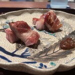 Hirosawa - 自家製窯焼き四万十ポーク肩ロース（高知県四万
                        十川産）の又焼＜右側＞
                        自家製窯焼き東京エックス肩ロース（東京都産）の
                        又焼＜左側）、辛味噌添え
                        