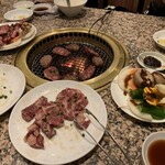 炭火焼肉レストラン フェ - 