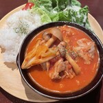 ショット&ワイン エヌバー - 鶏のトマト煮込み