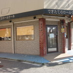 ROLL - お店の正面