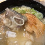 わ楽 - あら汁　湯気でピンぼけ♨️