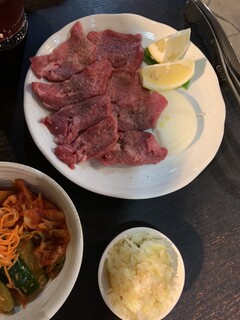 Yakiniku Temujin - ネギ塩タン  我が家は絶対ネギ別にしてもらう