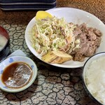 天佑 - 焼肉定食ライス大サラダ大¥７８０