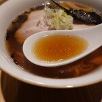 らぁめん鴇 - 特製醤油のスープ