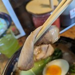 大砲ラーメン  - この薄さが大砲ラーメンのチャーシュー❗